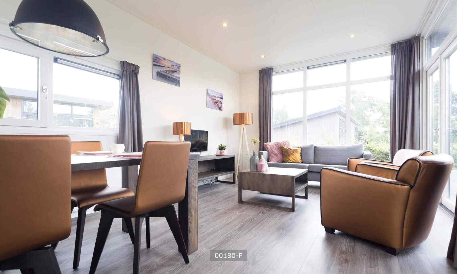 modern-ingericht-chalet-voor-5-personen-op-een-vakantiepark-in-lichtenvoorde