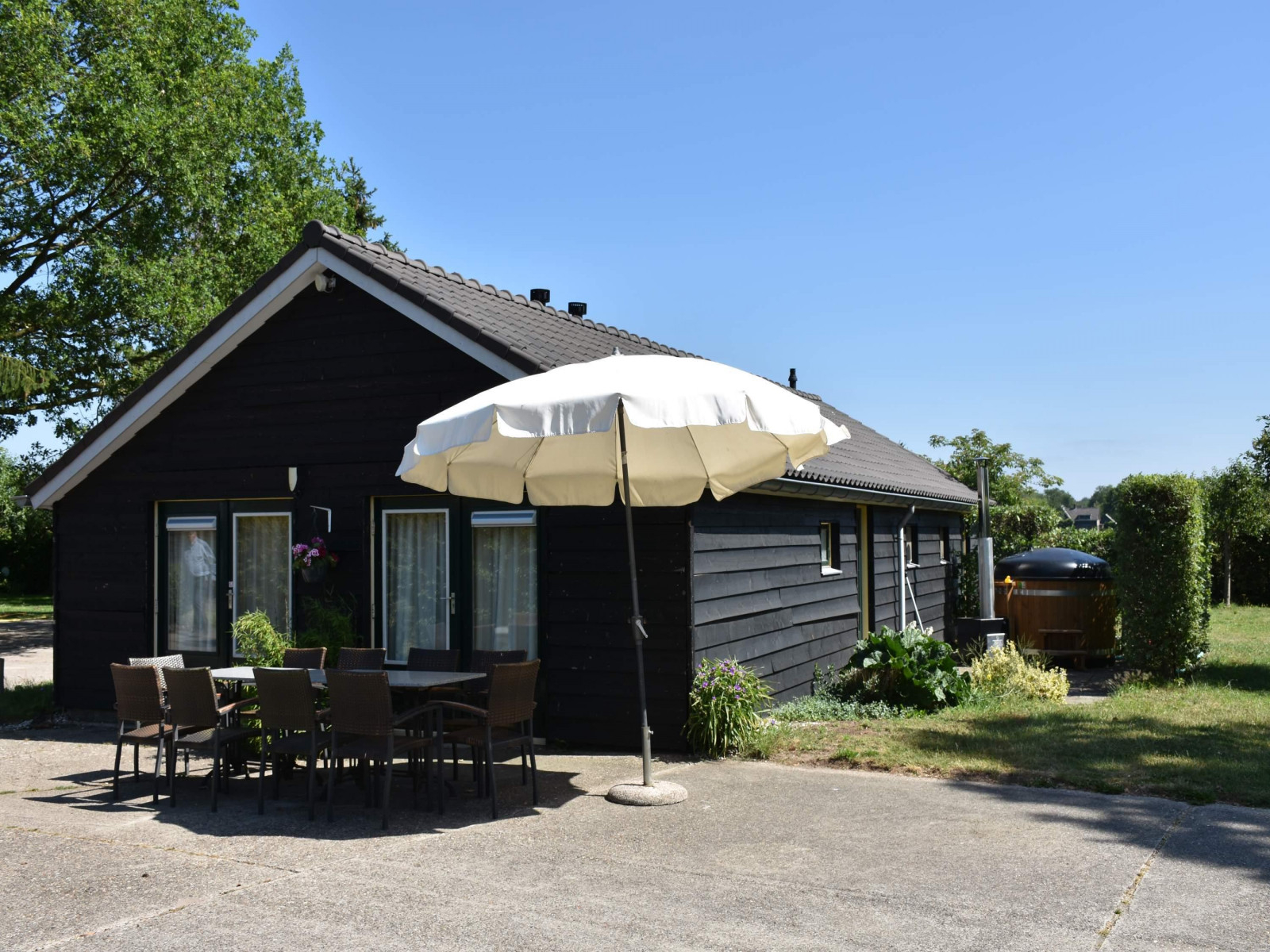 Mooi 6 persoons vakantiehuis op voormalig boerenerf met hottub!