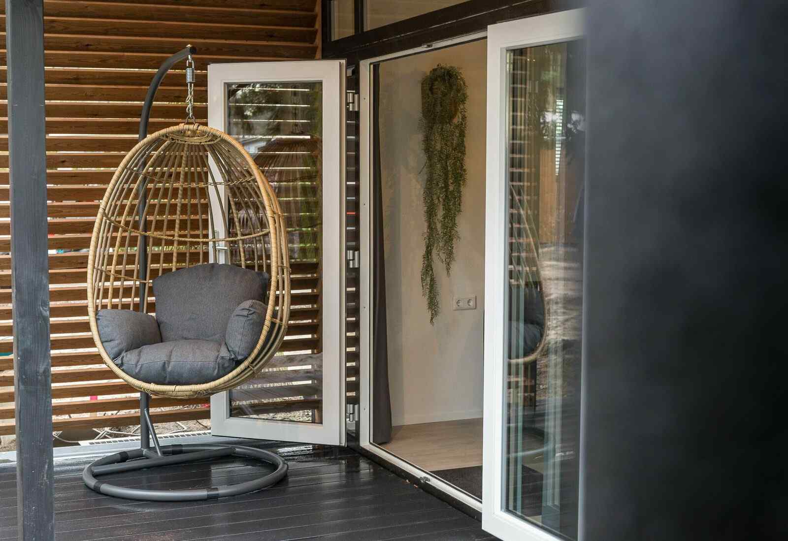tiny-house-eco-4-personen-met-sauna-en-hottub-op-een-vakantiepark-op-de-veluwe