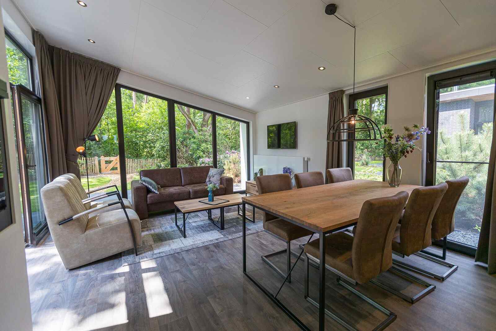 sfeervolle-6-persoons-vakantiewoning-met-sauna-tussen-de-bossen-op-de-veluwe