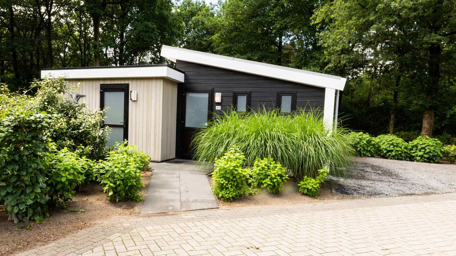 comfortabel-8-persoons-familiehuis-met-ruime-tuin-in-de-bossen-op-de-veluwe