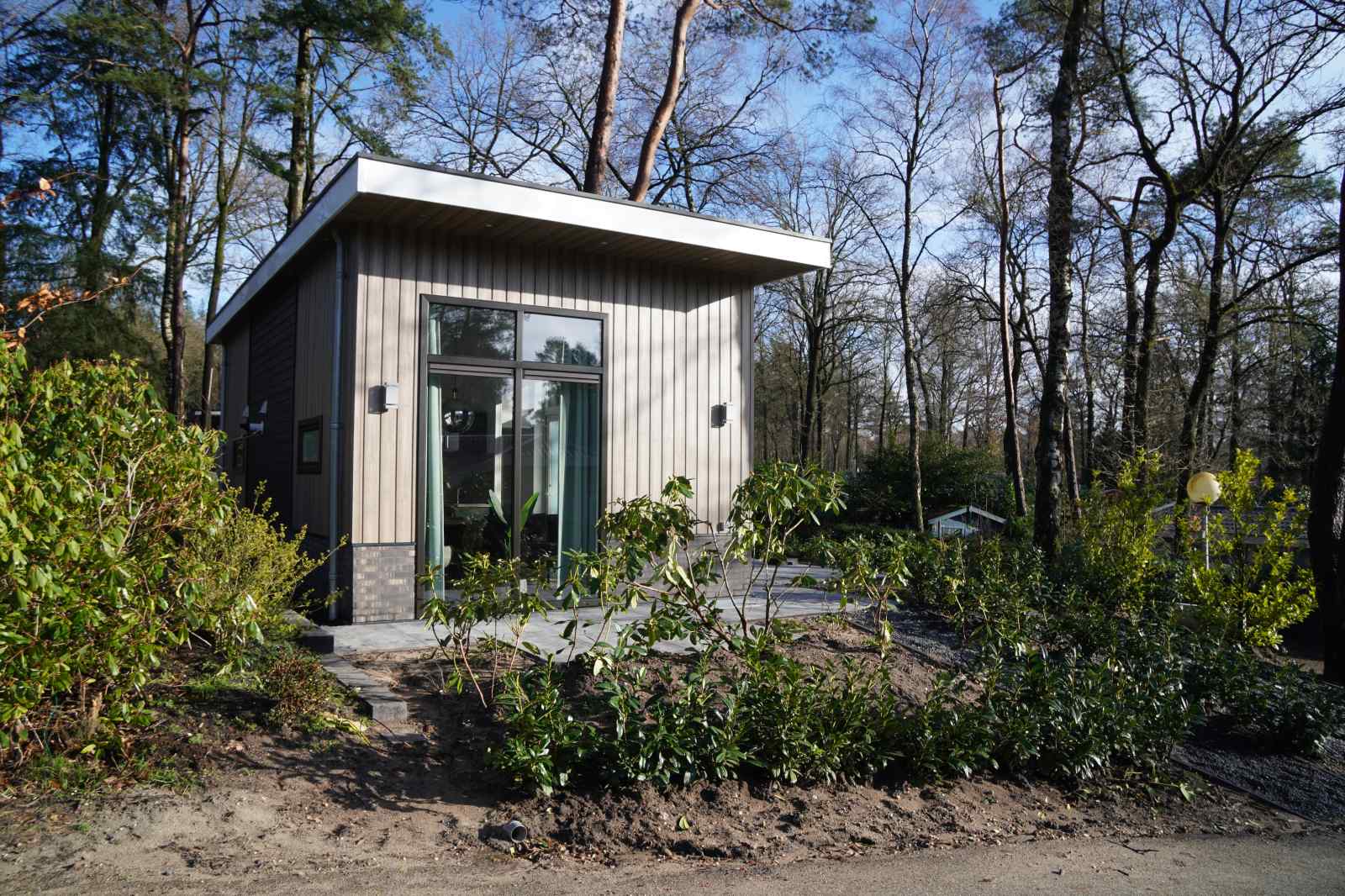 tiny-house-voor-4-personen-op-vakantiepark-de-rimboe-in-hoenderloo-op-de-veluwe