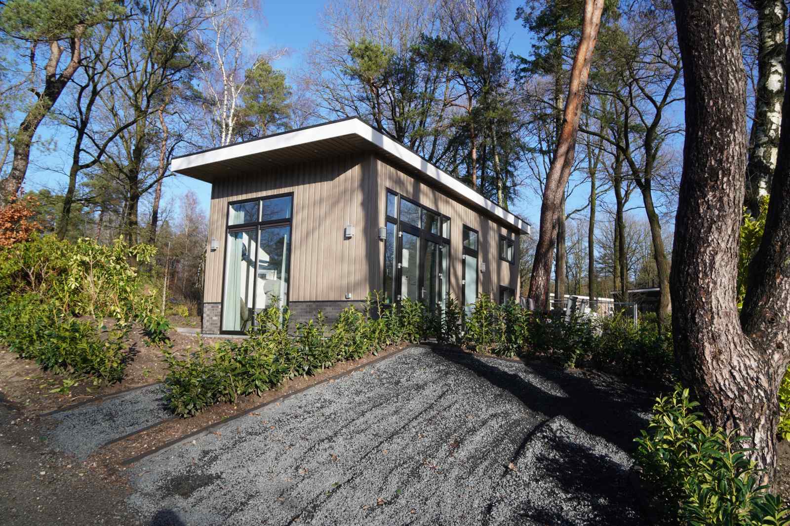 tiny-house-voor-4-personen-op-vakantiepark-de-rimboe-in-hoenderloo-op-de-veluwe