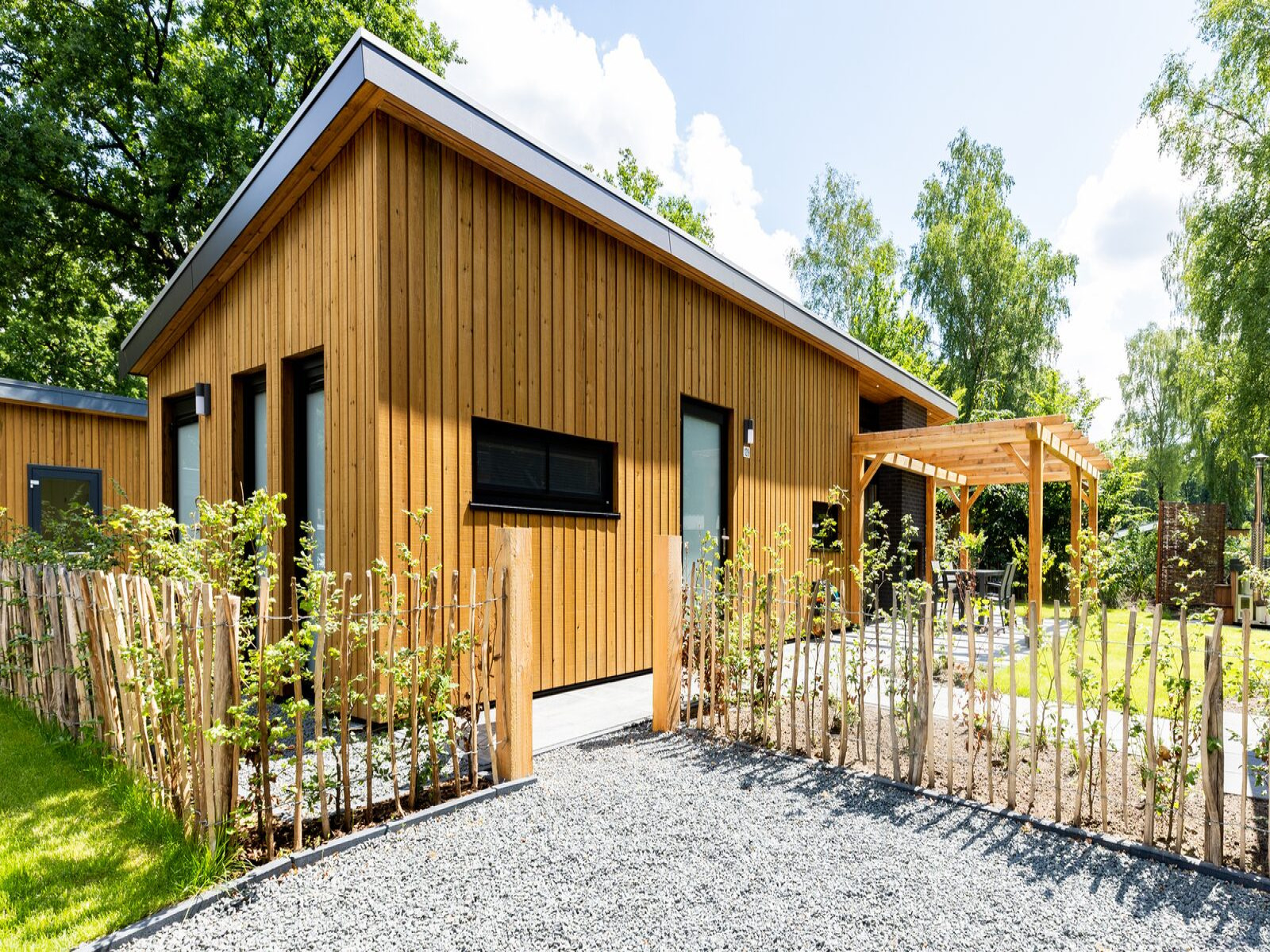 mooie-4-persoons-vakantiewoning-met-sauna-en-hottub-dichtbij-de-natuur-op-de-veluwe