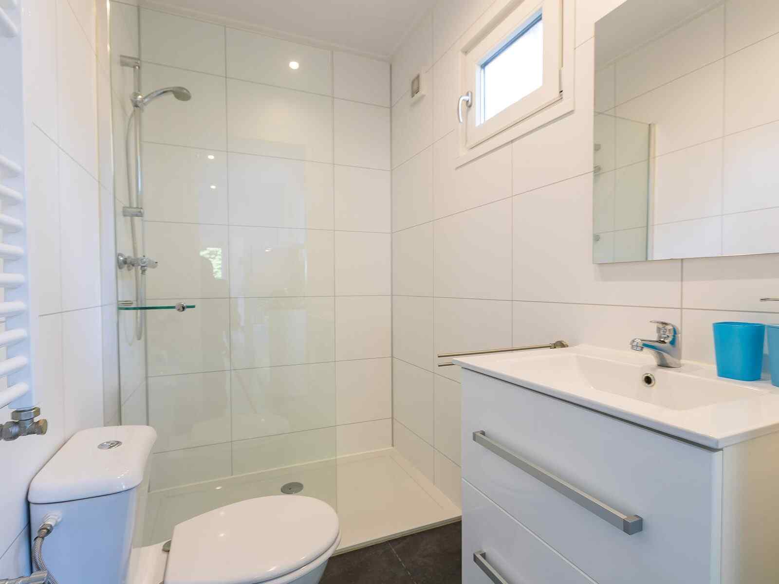stijlvolle-4-persoons-vakantiewoning-met-veranda-op-een-vakantiepark-in-de-veluwe