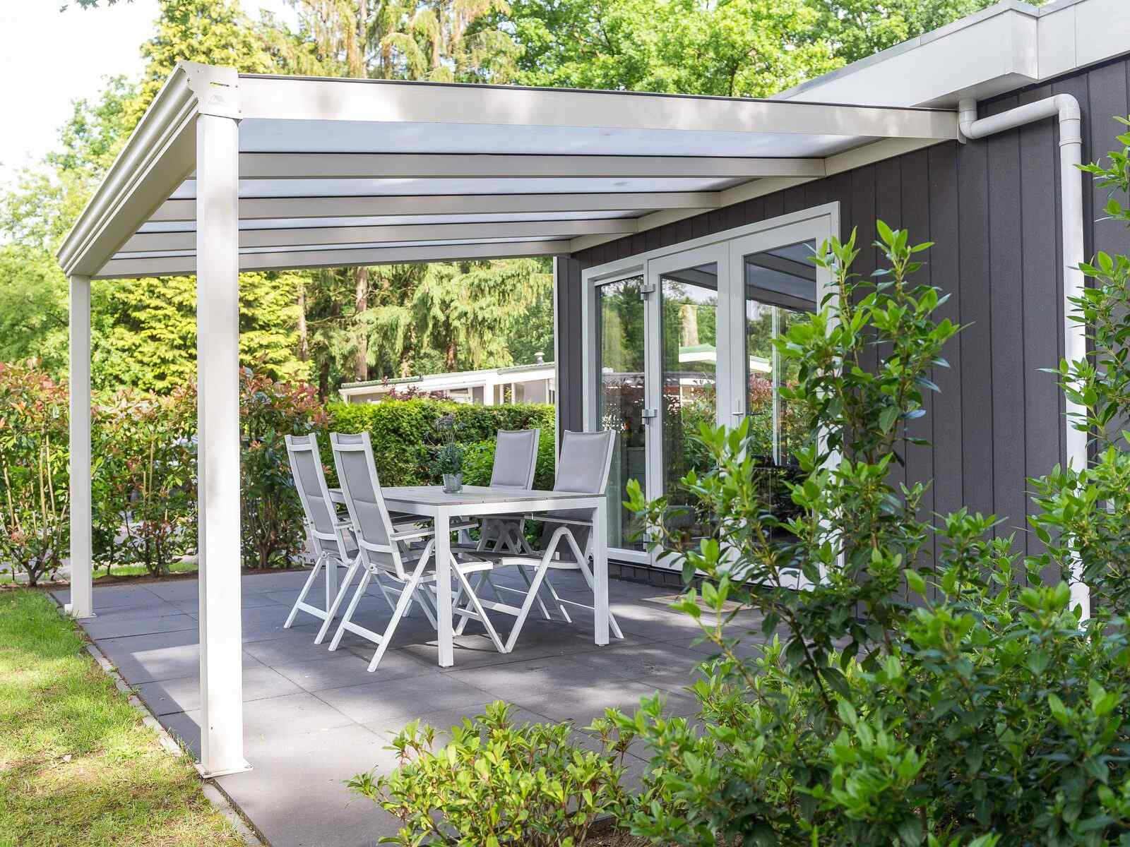 stijlvolle-4-persoons-vakantiewoning-met-veranda-op-een-vakantiepark-in-de-veluwe