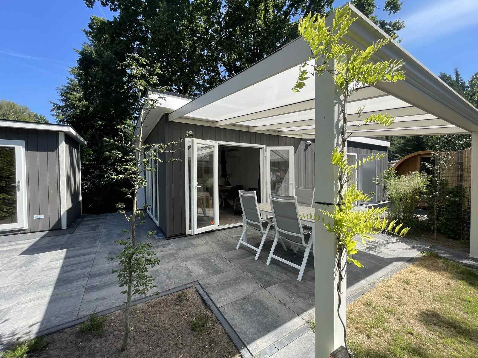 stijlvolle-4-persoons-vakantiewoning-met-sauna-op-een-vakantiepark-in-de-veluwe