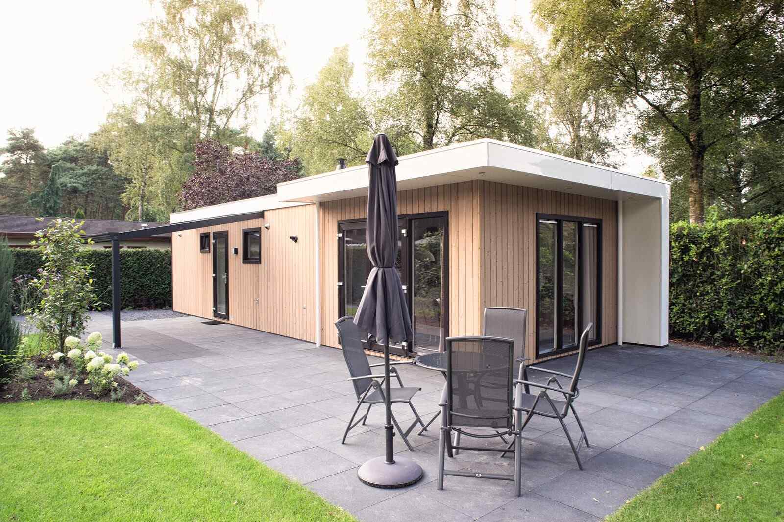 stijlvolle-4-persoons-vakantiewoning-met-veranda-op-een-vakantiepark-in-de-veluwe