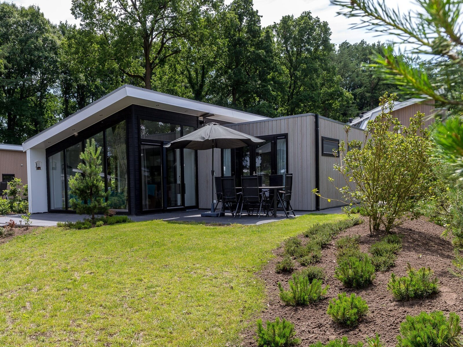 prachtig-6-persoons-vakantiewoning-met-sauna-en-hottub-op-de-veluwe