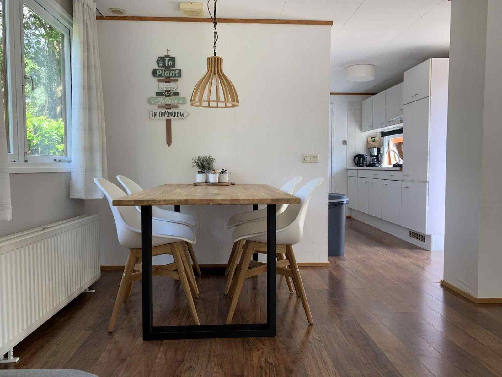 knus-chalet-voor-2-tot-3-personen-in-de-natuur-op-de-veluwe