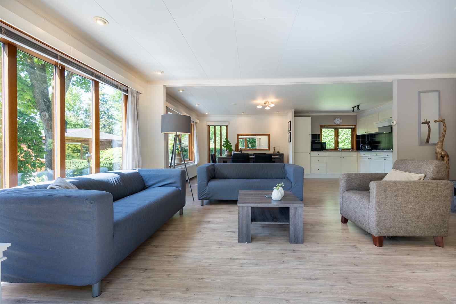 ruime-4-persoons-houten-lodge-op-de-veluwe