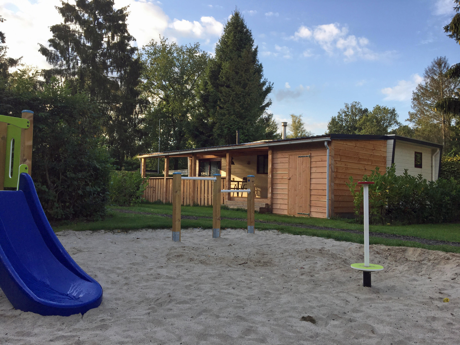 Heerlijk 4 persoons chalet met bubbelbad op familiecamp