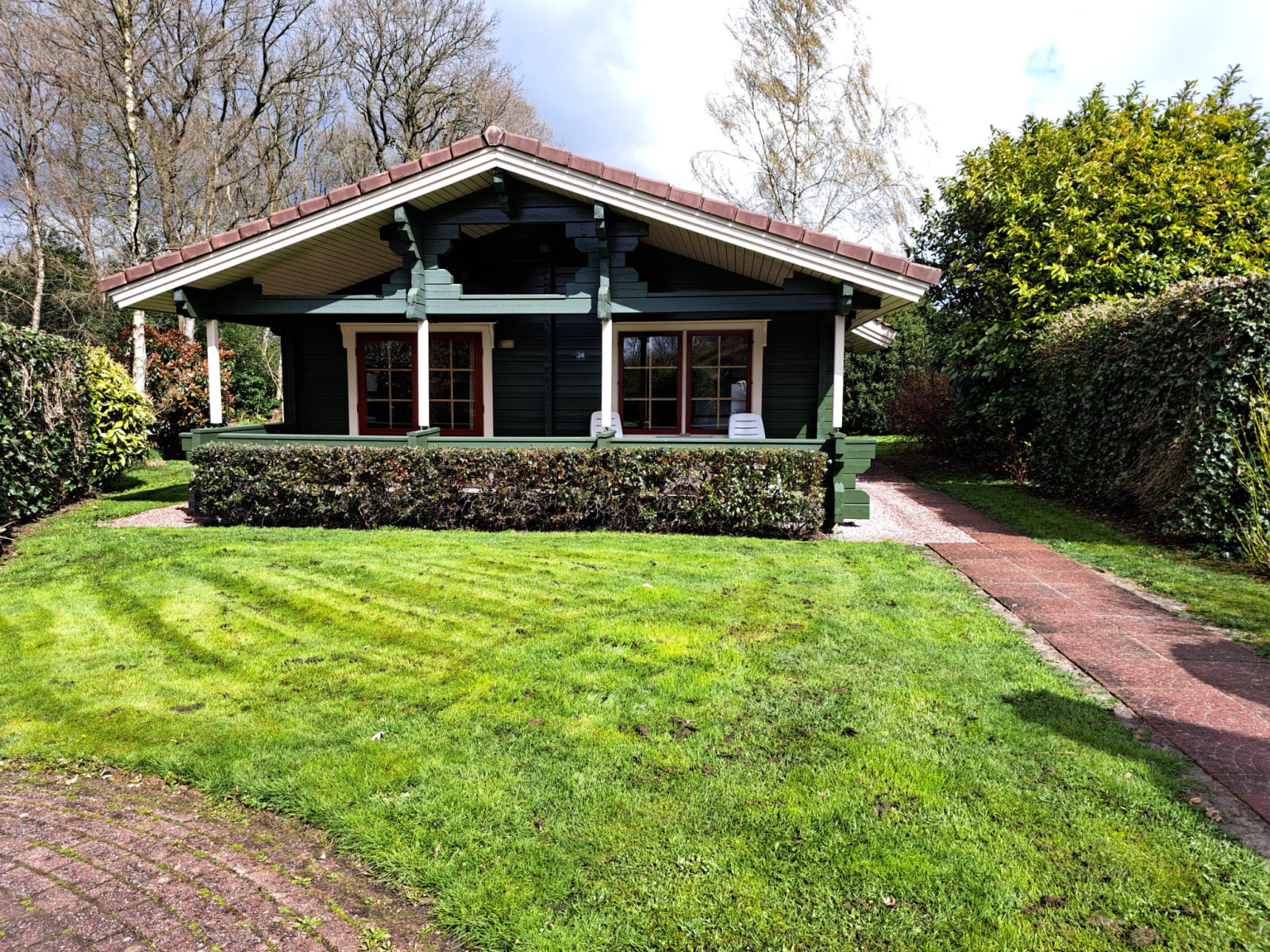 Knus Finse bungalow voor 4 personen in Drenthe