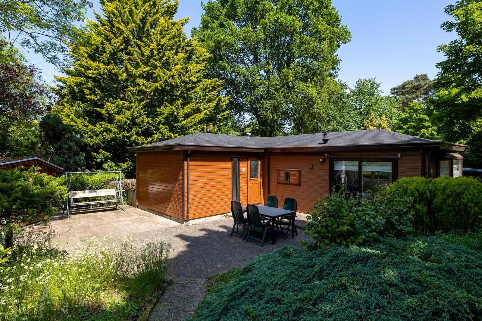 Prachtige 4 persoons heide lodge in Harderwijk, op een vakantiepark op de Veluwe