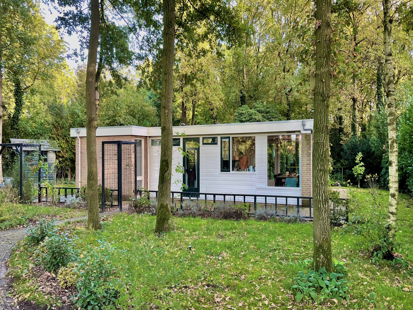 Vrijstaand 4 persoons vakantiebungalow midden in het bos in Drenthe