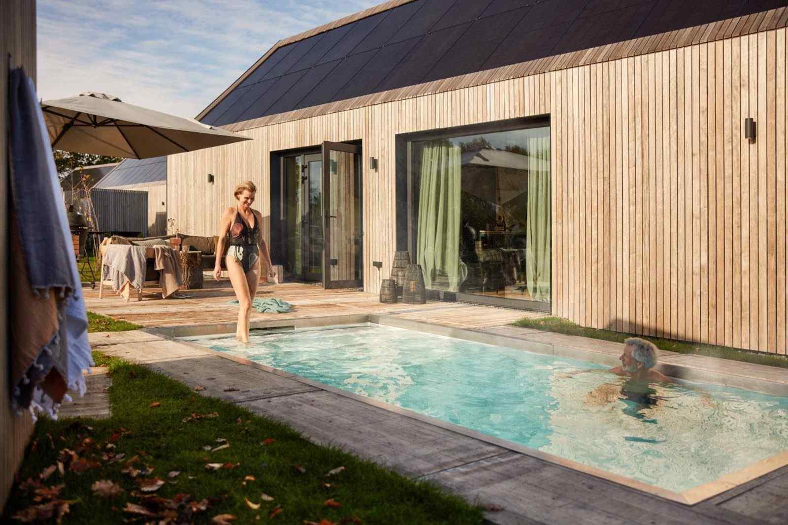 luxe-4-persoons-vakantiehuis-met-verwarmd-zwembad-en-sauna