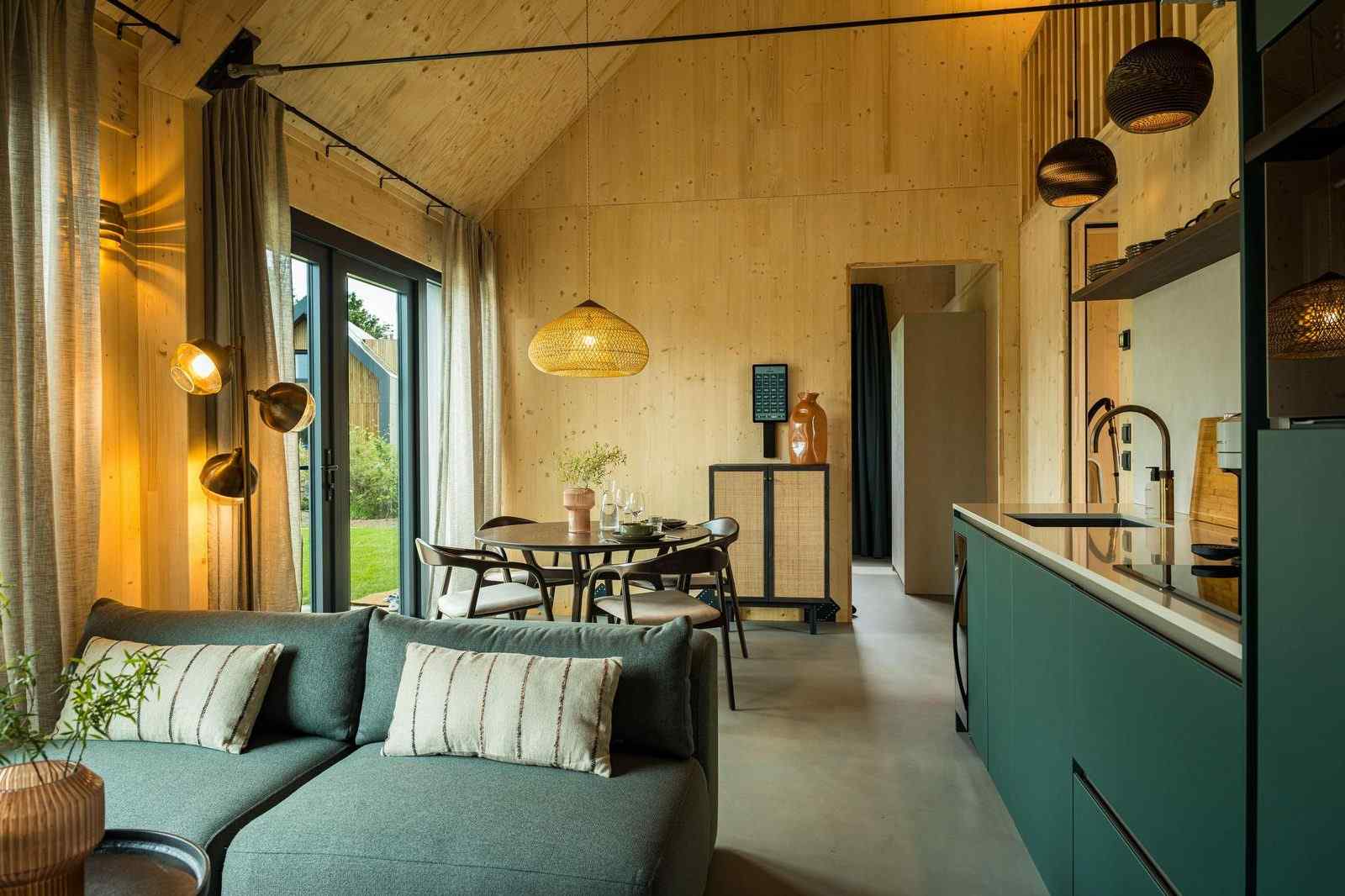 luxe-2-persoons-vakantiehuis-met-verwarmd-zwembad-en-sauna