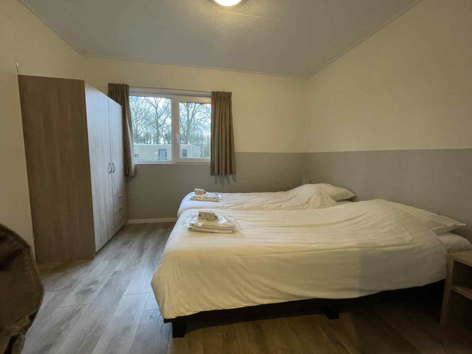 4-persoons-vakantiehuis-met-3-slaapkamers-op-vakantiepark-drentheland-in-zorgvlied