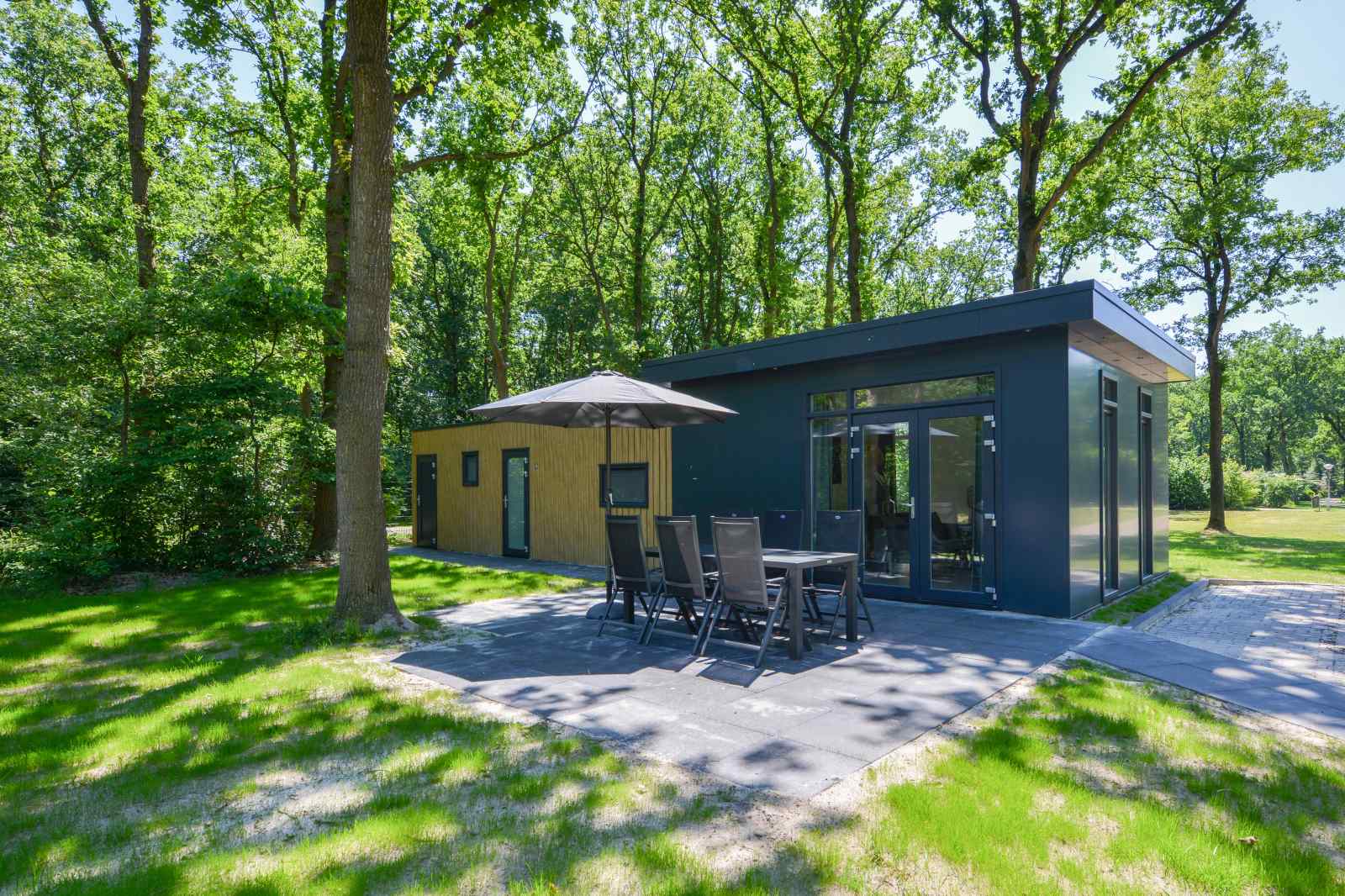 6-persoons-vakantiehuis-met-berging-op-vakantiepark-drentheland-in-zorgvlied