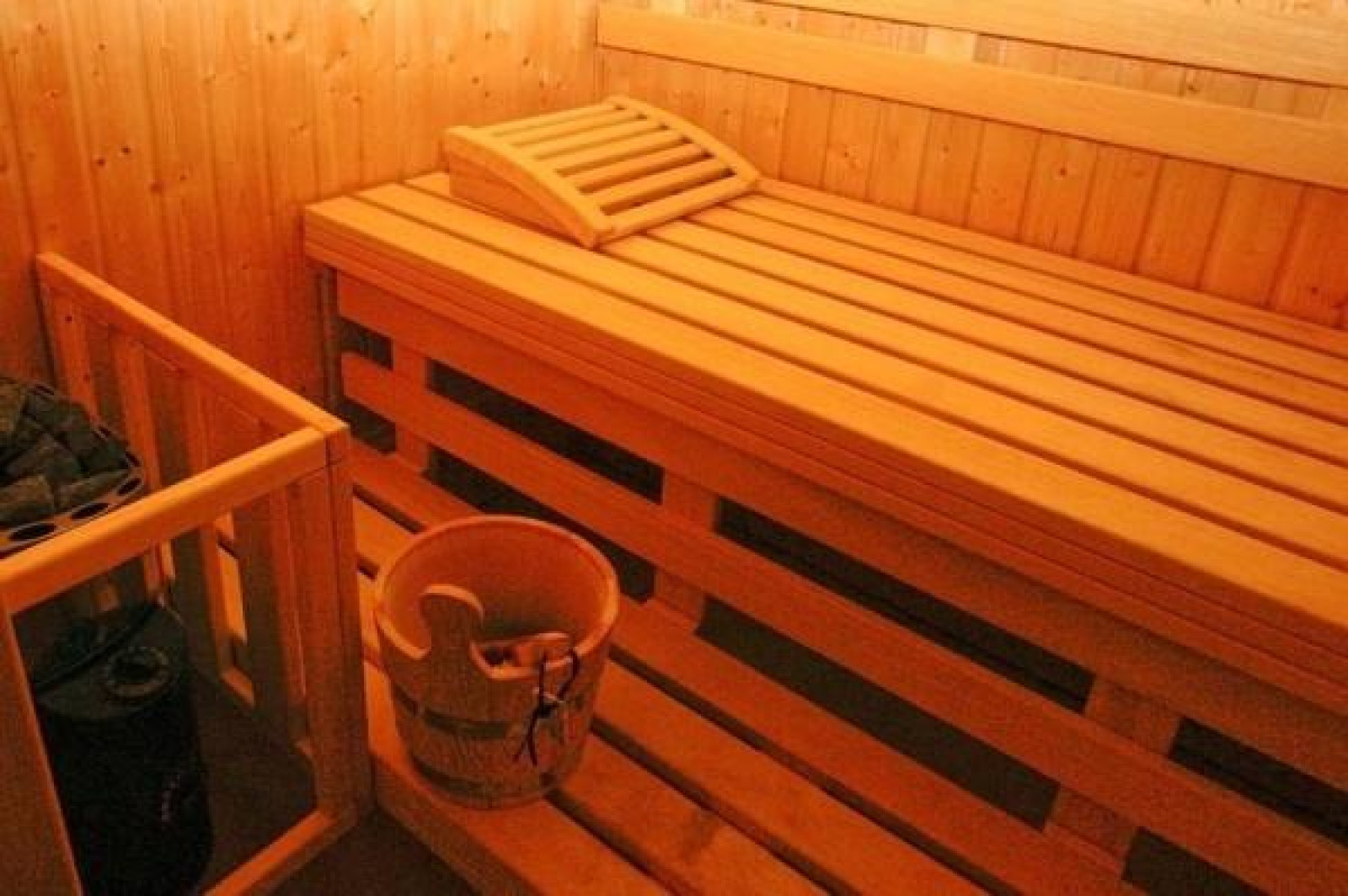 luxe-8-persoons-vakantiehuis-met-sauna-bubbelbad-en-gratis-internet