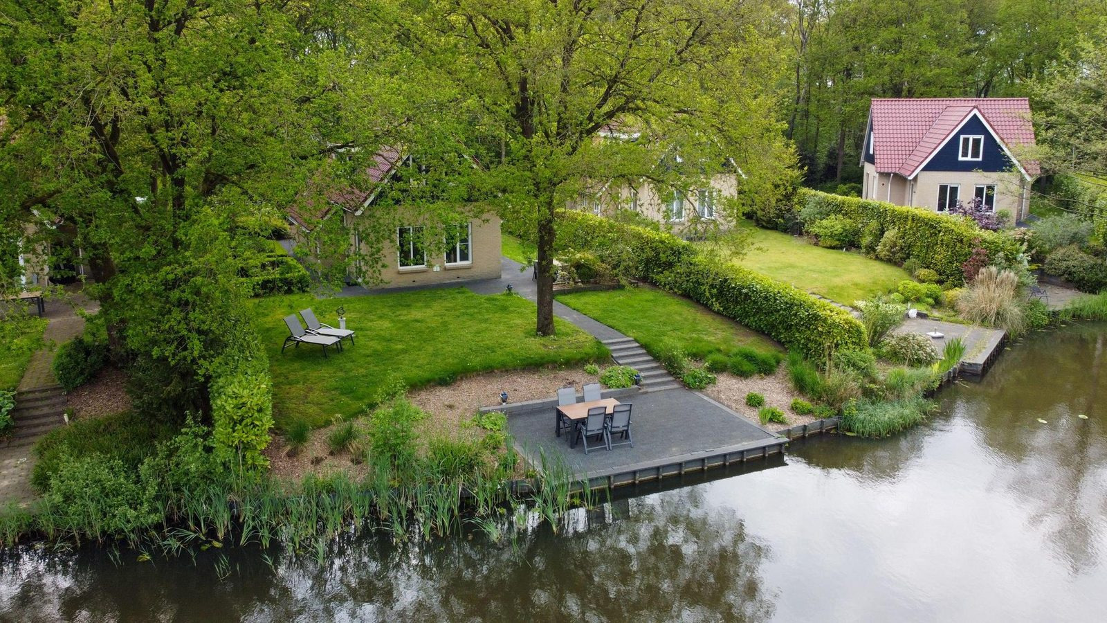 Aan het water gelegen 6 persoons vakantiehuis met sauna