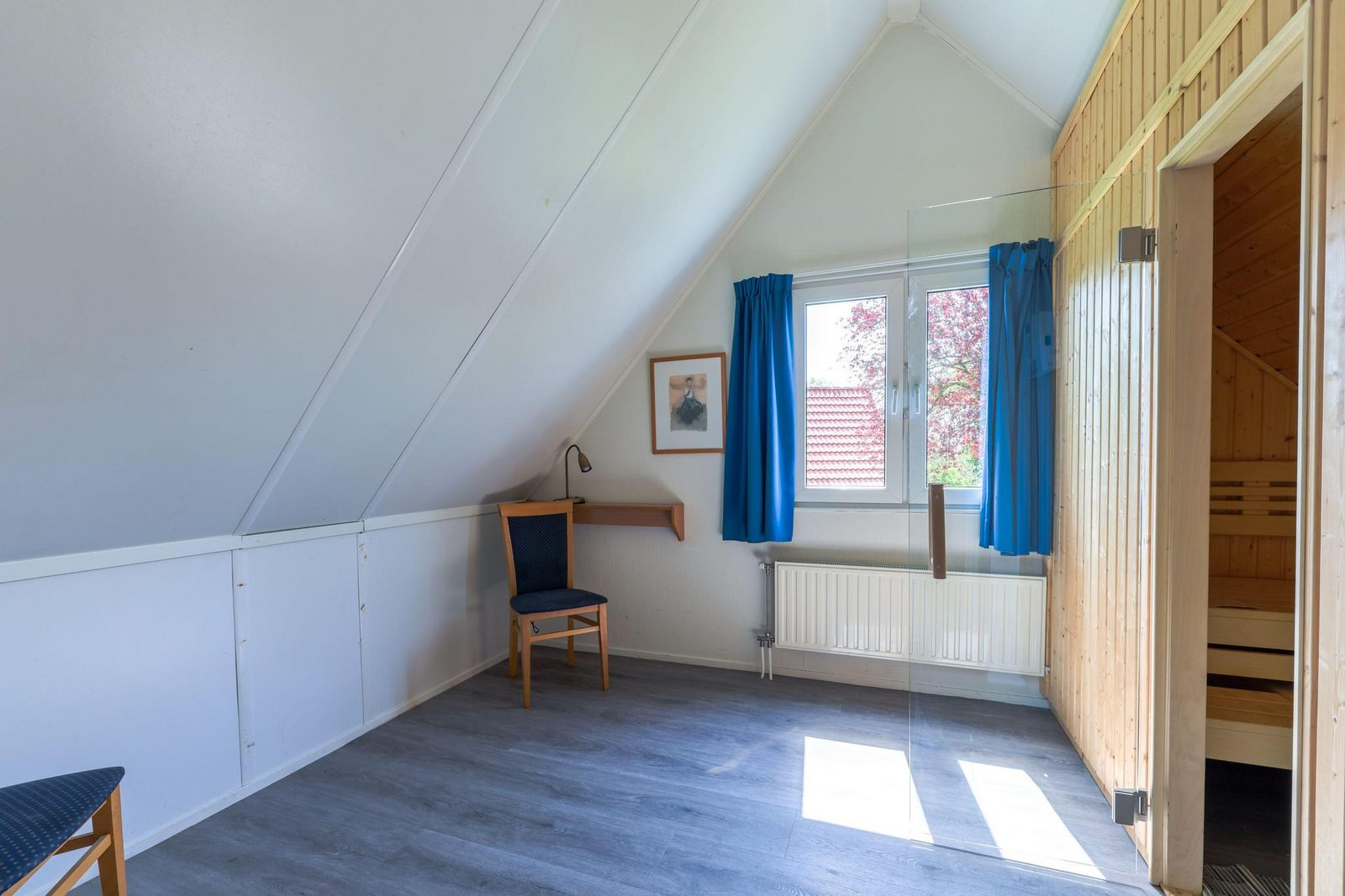vrijstaand-6-persoons-vakantiehuis-met-bubbelbad-en-sauna