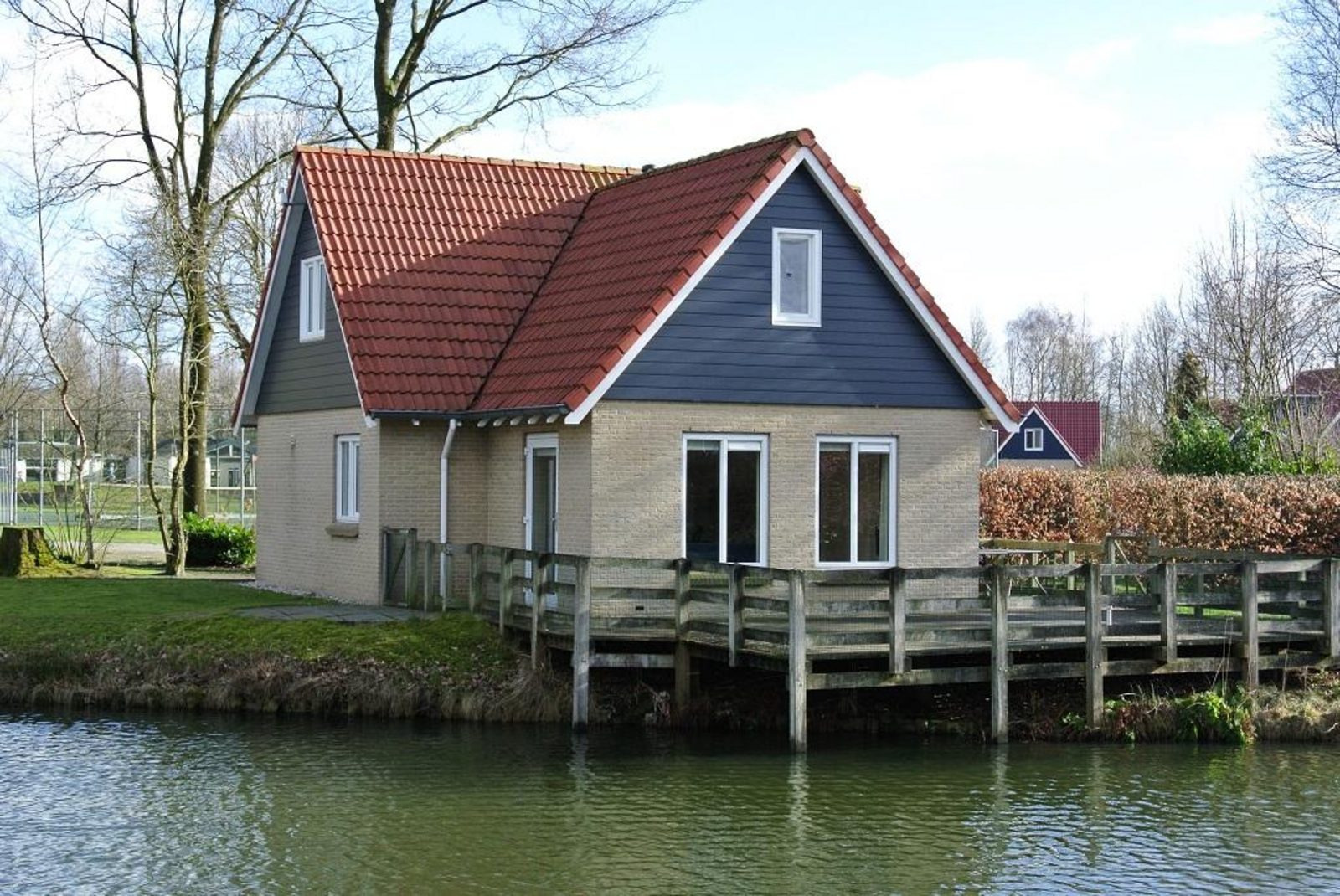 Vrijstaand acht persoons vakantiehuis op vakantiepark in Westerbork