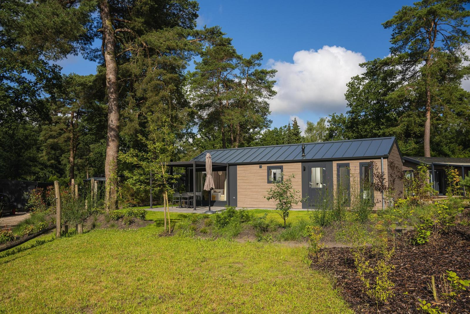 Modern 4 persoons vakantiehuis met hottub op de Bosgraaf in Lierden