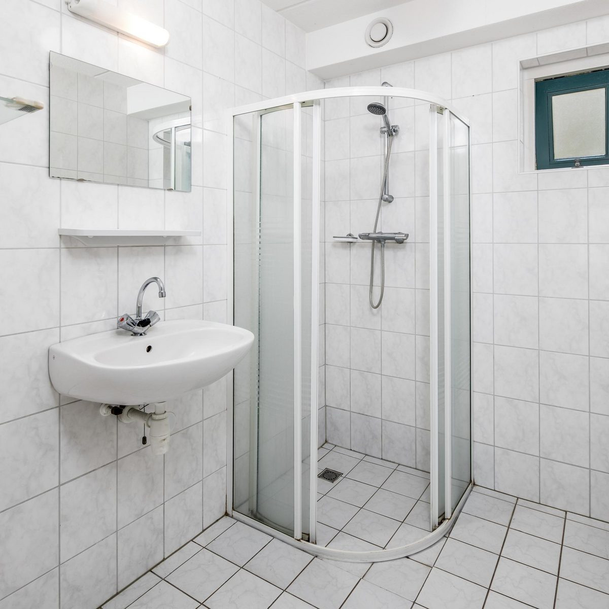 10-persoons-landhuis-met-sauna-op-een-vakantiepark-in-drenthe