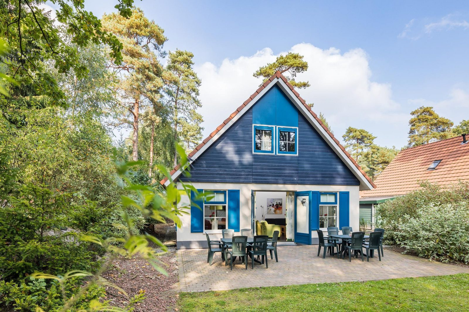 12-persoons-vakantievilla-op-een-vakantiepark-in-drenthe