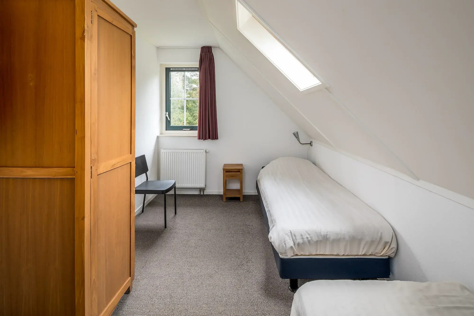 vrijstaande-8-persoons-bungalow-op-een-vakantiepark-in-drenthe