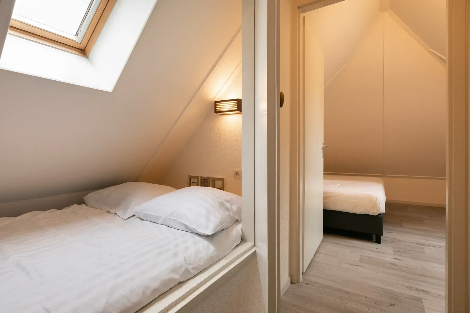 vrijstaande-4-2-vakantiehuis-met-bedstee-ideaal-voor-gezinnen-op-een-vakantiepark