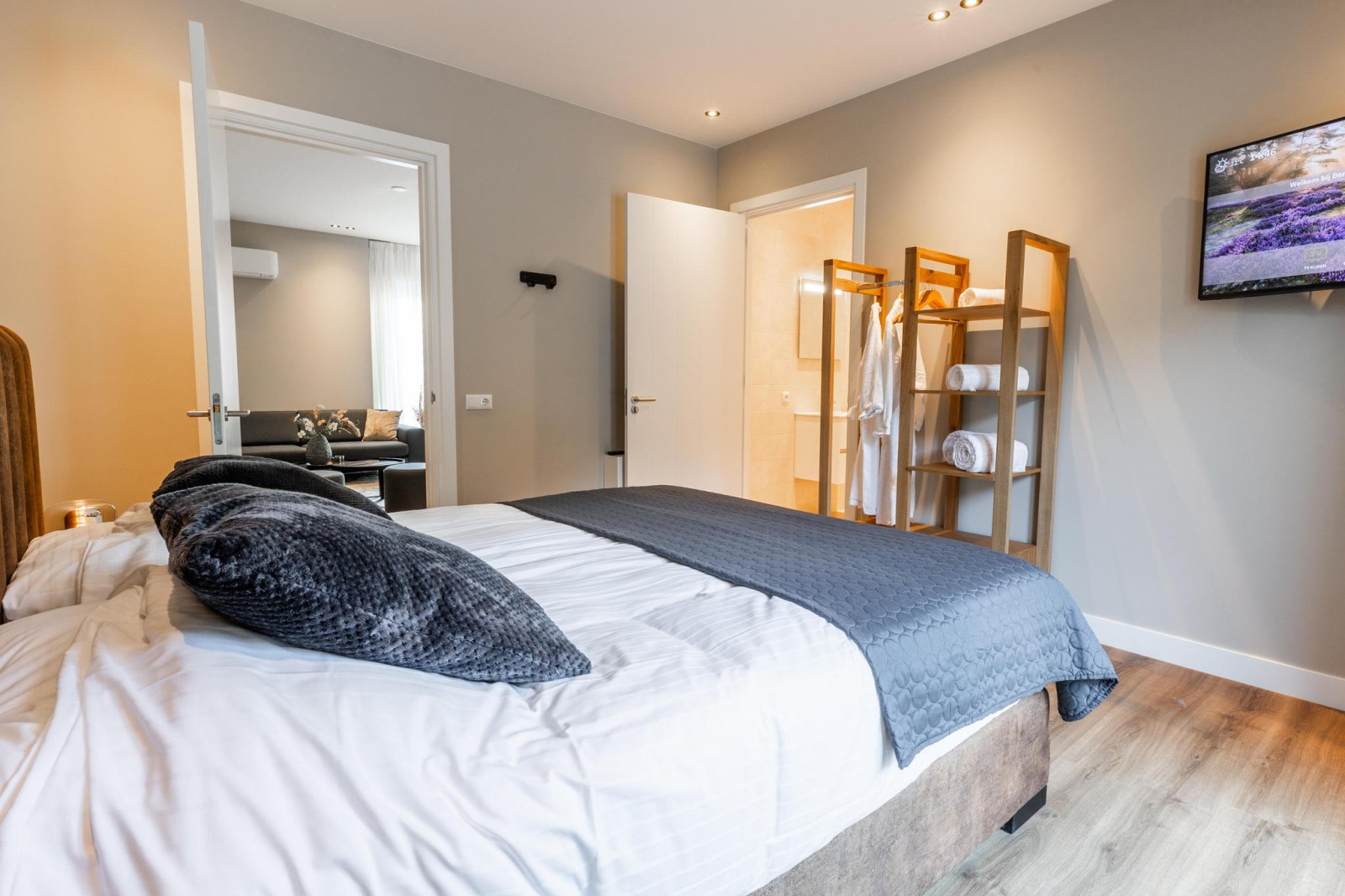 rolstoelvriendelijke-villa-voor-12-personen-met-binnenzwembad-en-wellness-op-de-veluwe