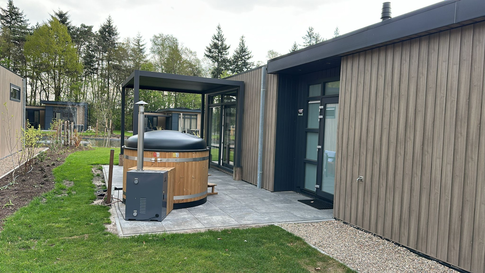 Luxe vakantiewoning voor 4 personen met hottub en buite