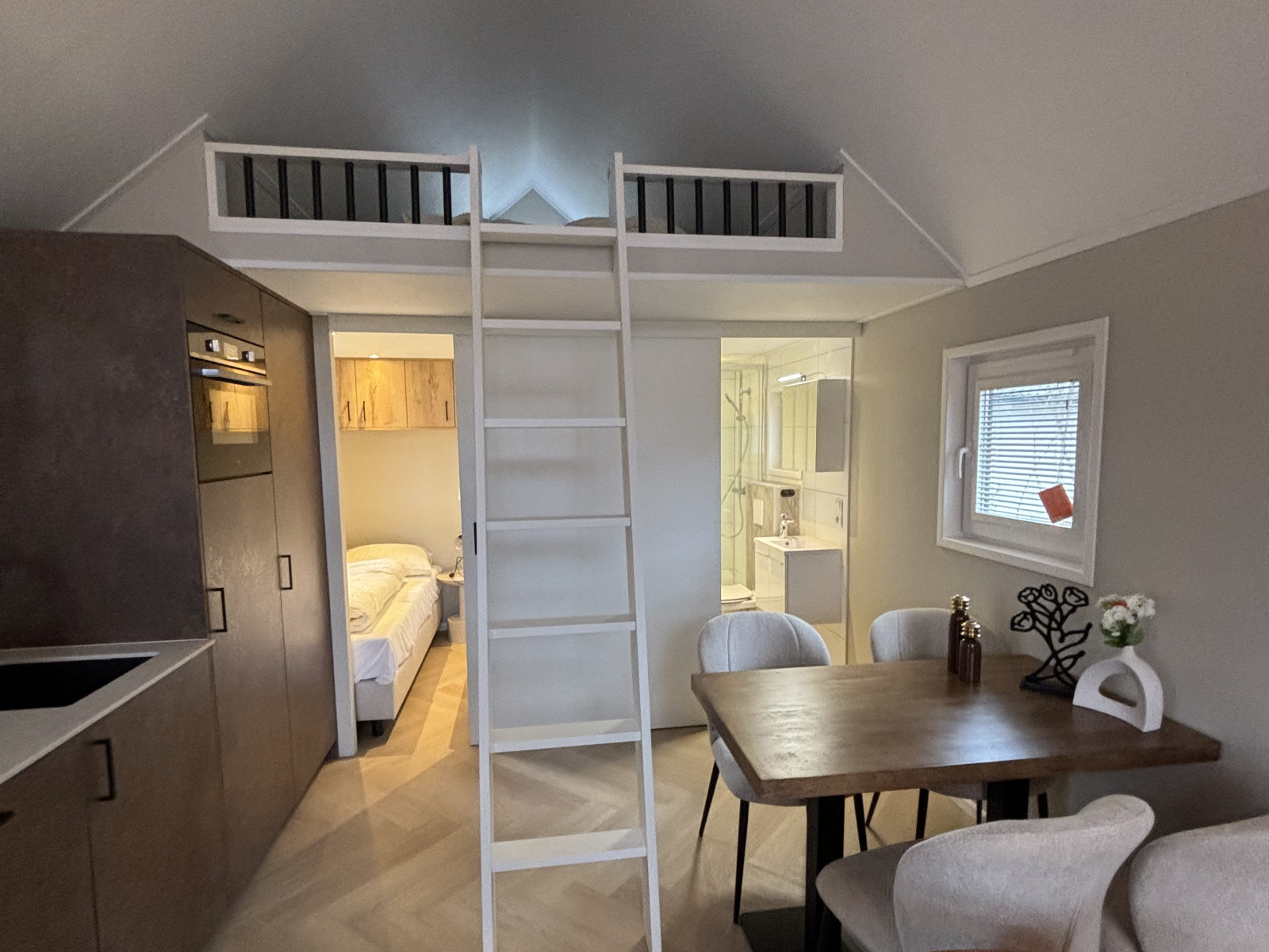 tiny-loft-voor-4-personen-op-vakantiepark-in-lieren-op-de-veluwe