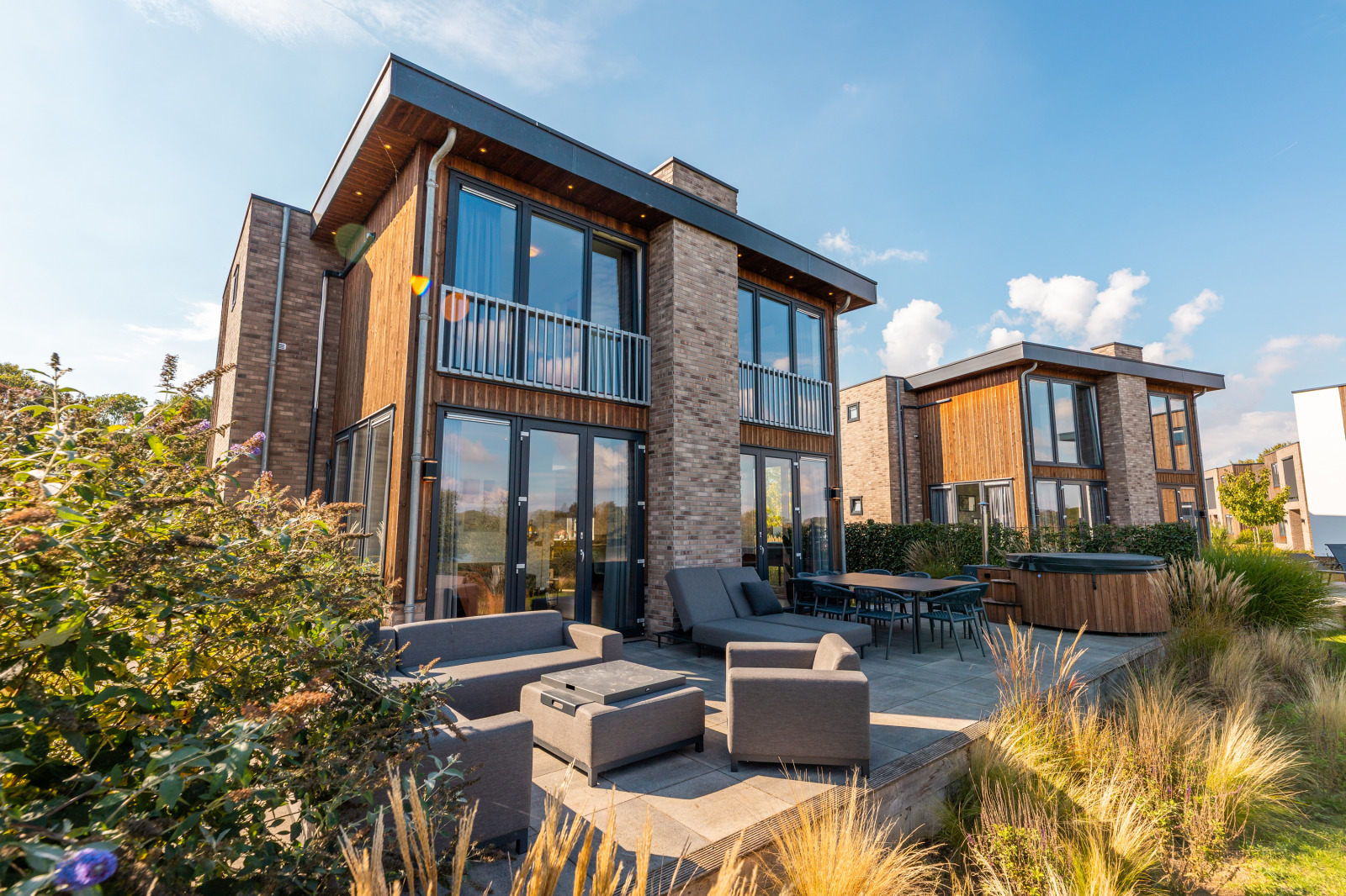 Stijlvolle 10 persoons villa met Privéwellness op een vakantiepark aan de Maas