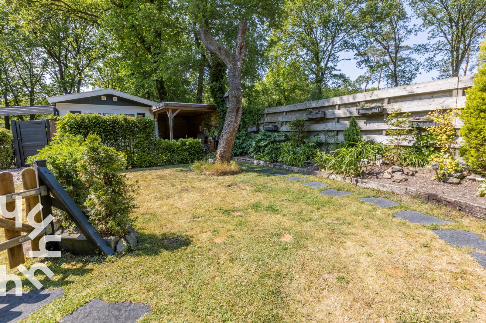 gezellige-2-persoons-chalet-met-bubbelbad-en-sauna-op-een-unieke-locatie-op-de-veluwe