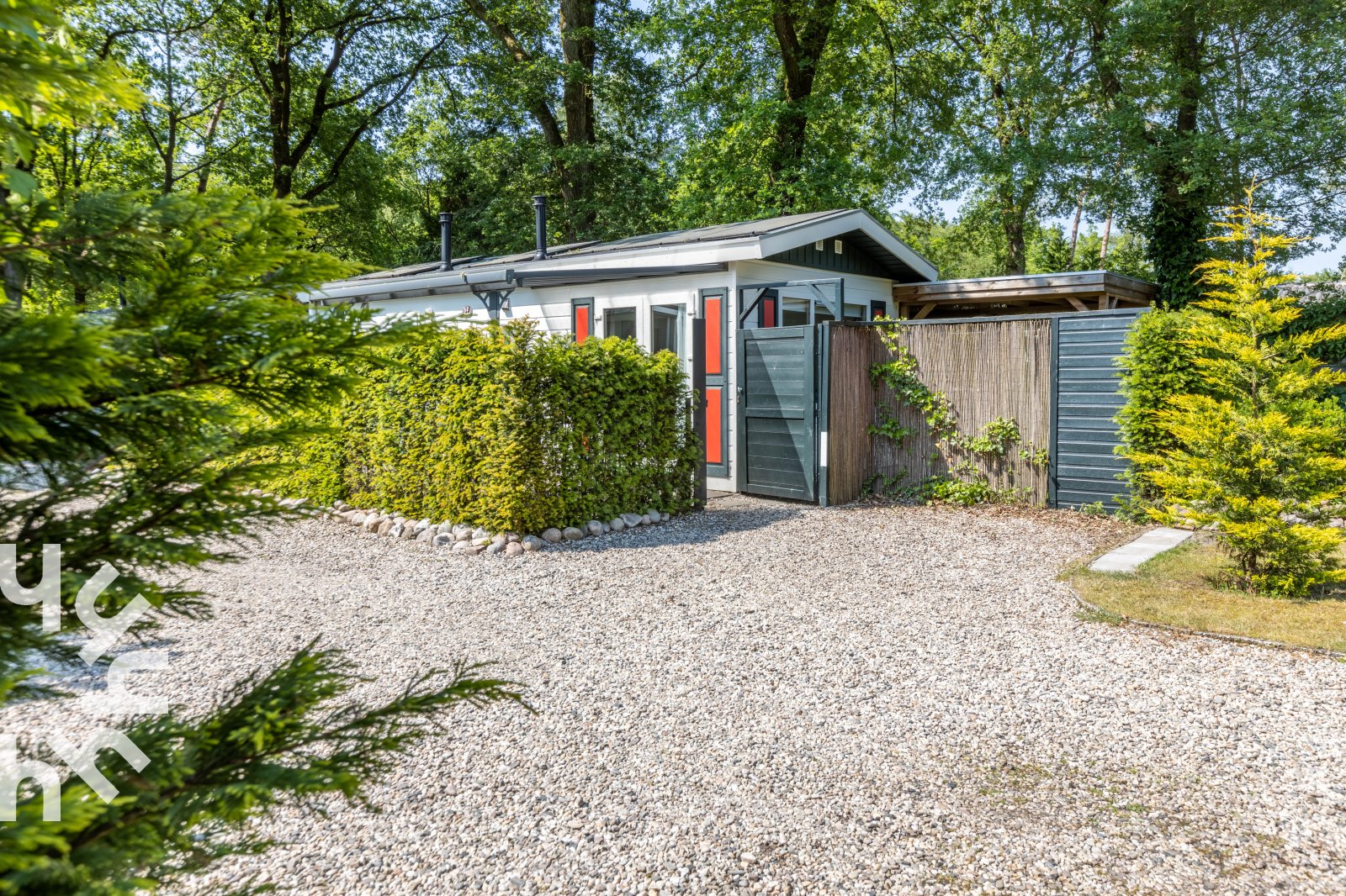 gezellige-2-persoons-chalet-met-bubbelbad-en-sauna-op-een-unieke-locatie-op-de-veluwe