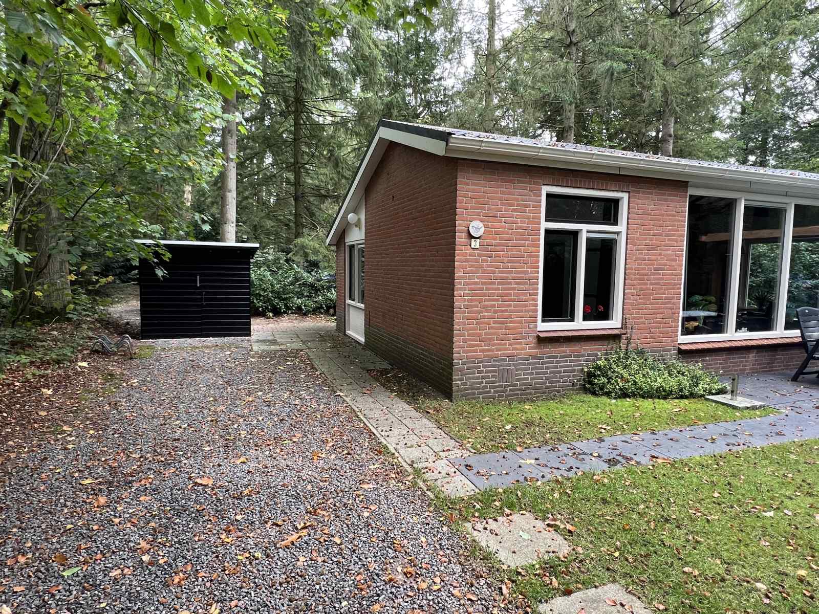 luxe-4-persoons-vakantiehuis-met-bubbelbad-in-de-bossen-nabij-epe-op-de-veluwe