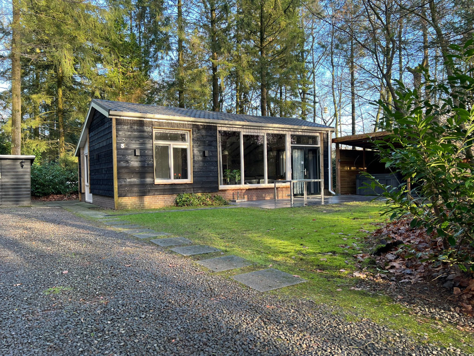 luxe-4-persoons-vakantiehuis-met-bubbelbad-in-de-bossen-nabij-epe-op-de-veluwe