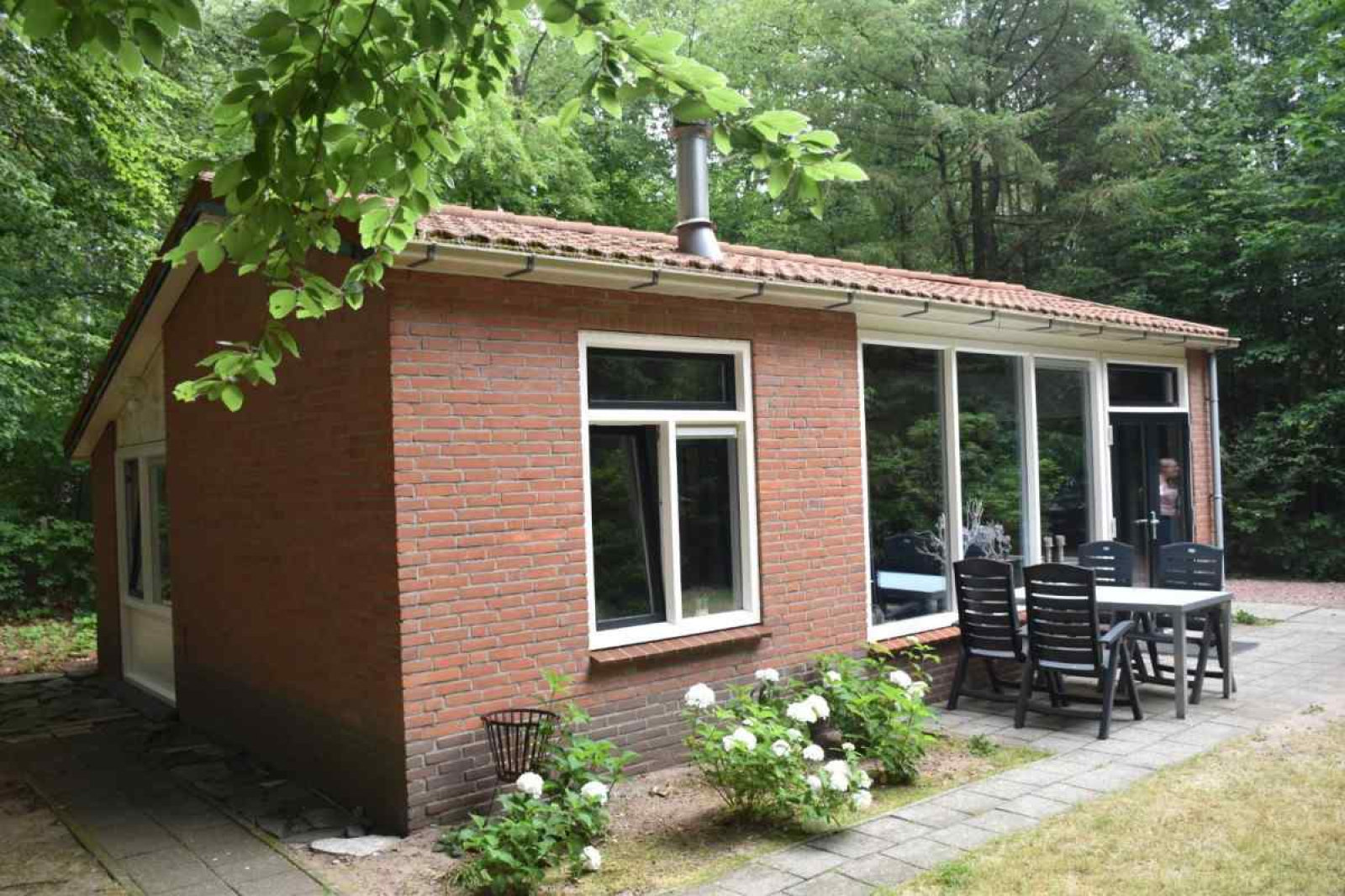 luxe-4-persoons-vakantiehuis-met-bubbelbad-in-de-bossen-nabij-epe-op-de-veluwe