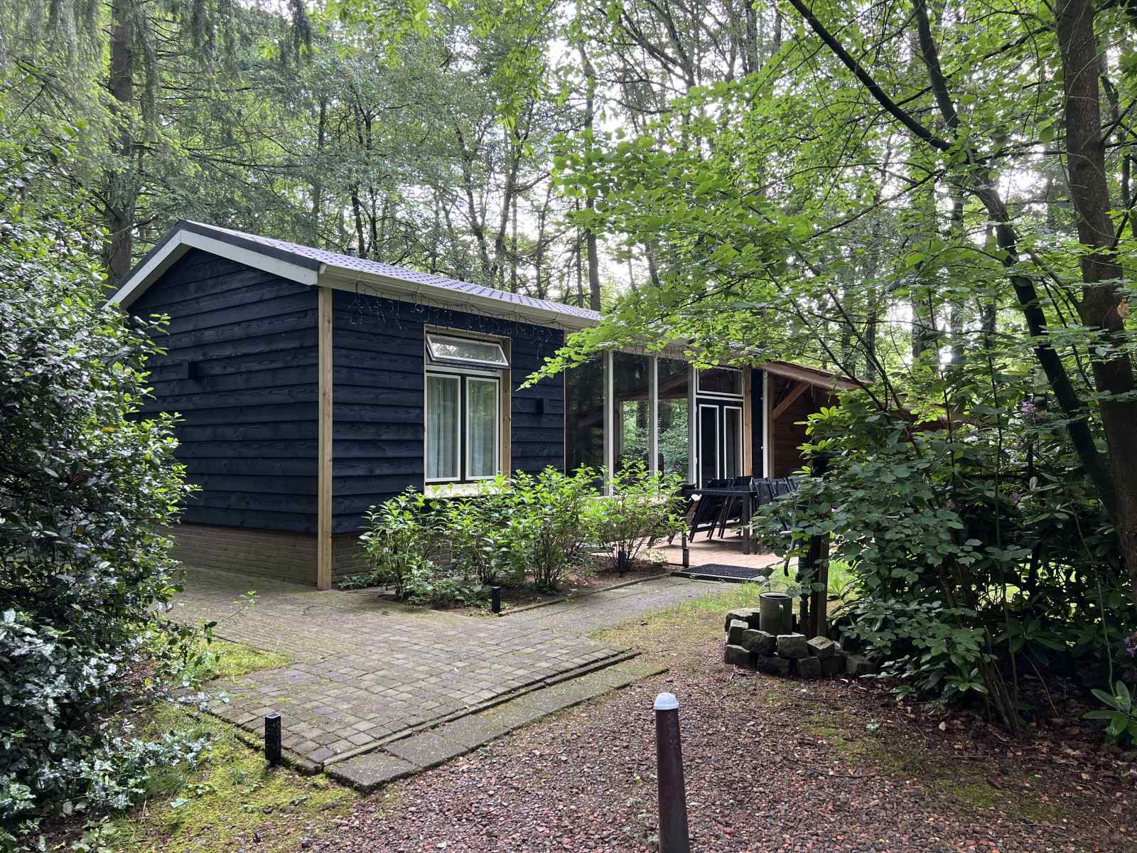 luxe-vakantiehuis-geschikt-voor-4-volwassenen-en-2-kinderen-met-bubbelbad-op-de-veluwe