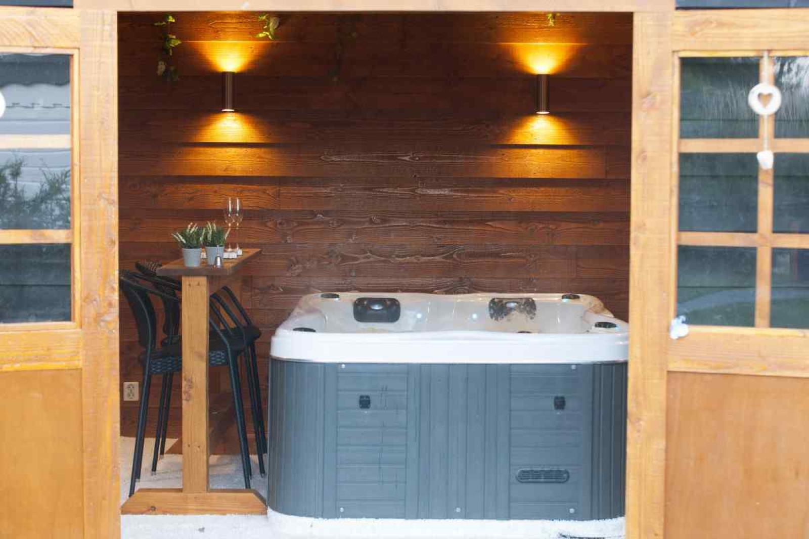 luxe-6-persoons-chalets-met-sauna-en-bubbelbad-op-de-veluwe