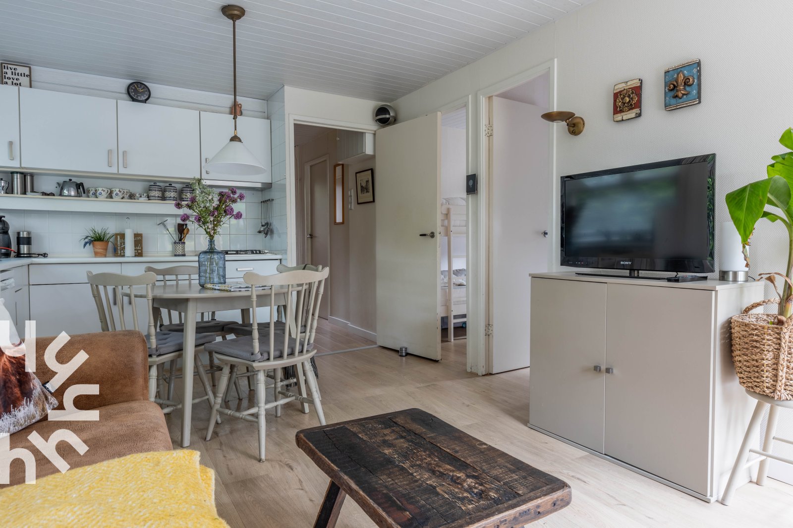 5-persoons-bungalow-met-omheinde-tuin-en-privacy-op-de-veluwe-met-een-zwembad-op-het-park