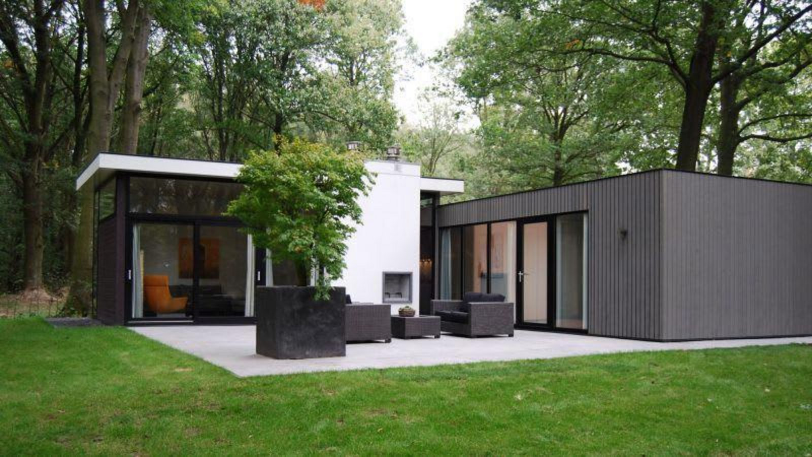 4-persoons-vakantiehuis-met-schuifpui-en-sfeerhaard-op-vakantiepark-hooge-veluwe