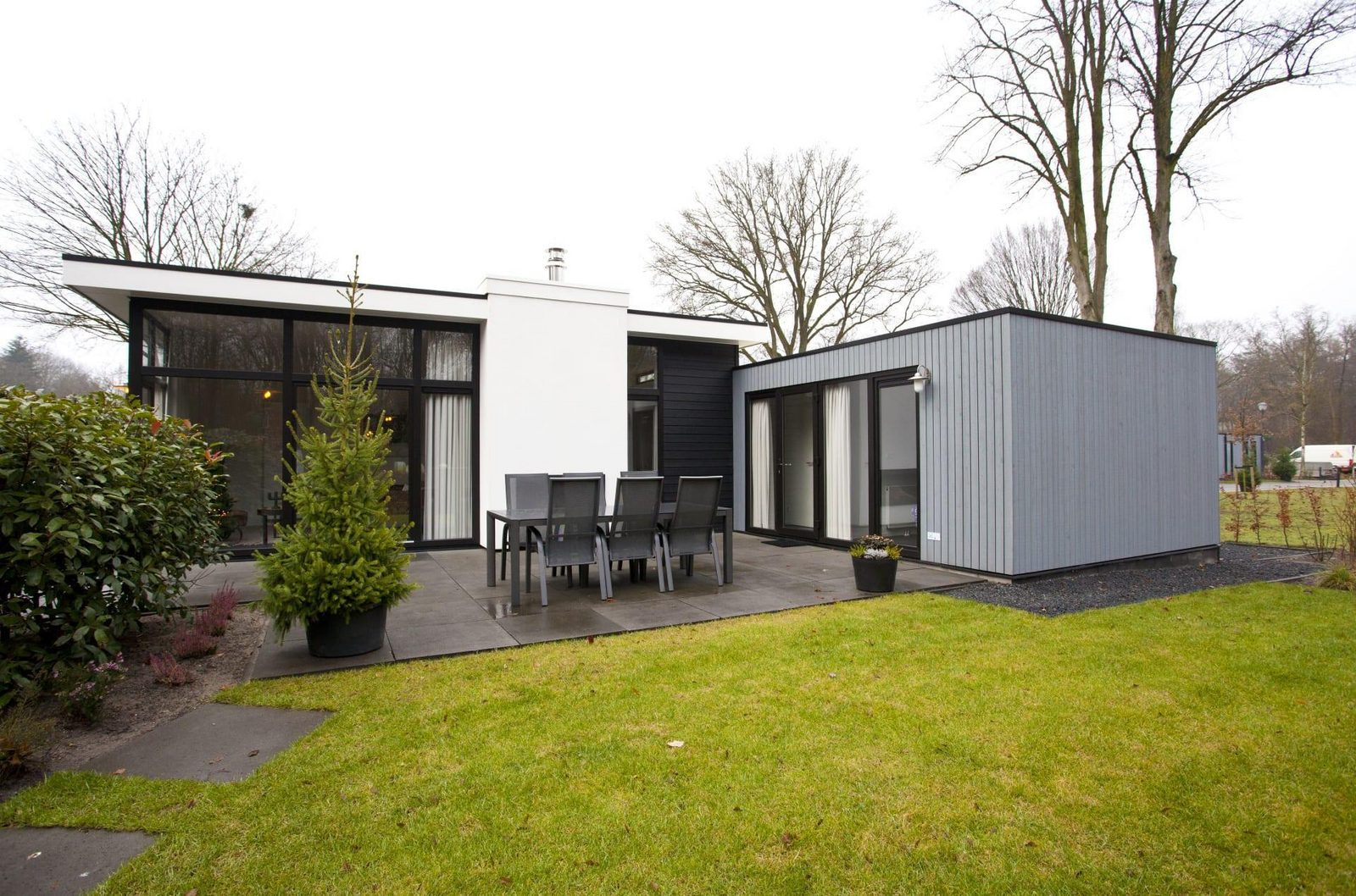 4-persoons-vakantiehuis-met-schuifpui-en-sfeerhaard-op-vakantiepark-hooge-veluwe