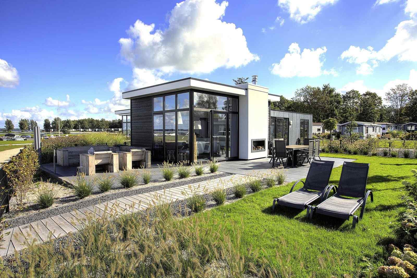 luxe-4-persoons-accommodatie-op-vakantiepark-bad-hoophuizen-in-hulshorst