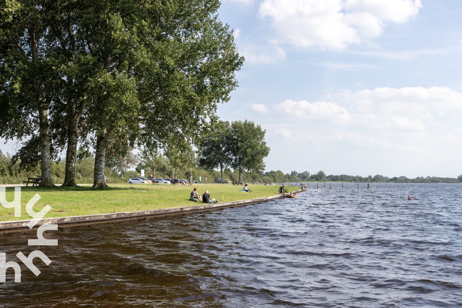 bosrijke-6-tot-12-persoons-vakantiewoning-met-geitjes-en-speeltoestel-in-koekange