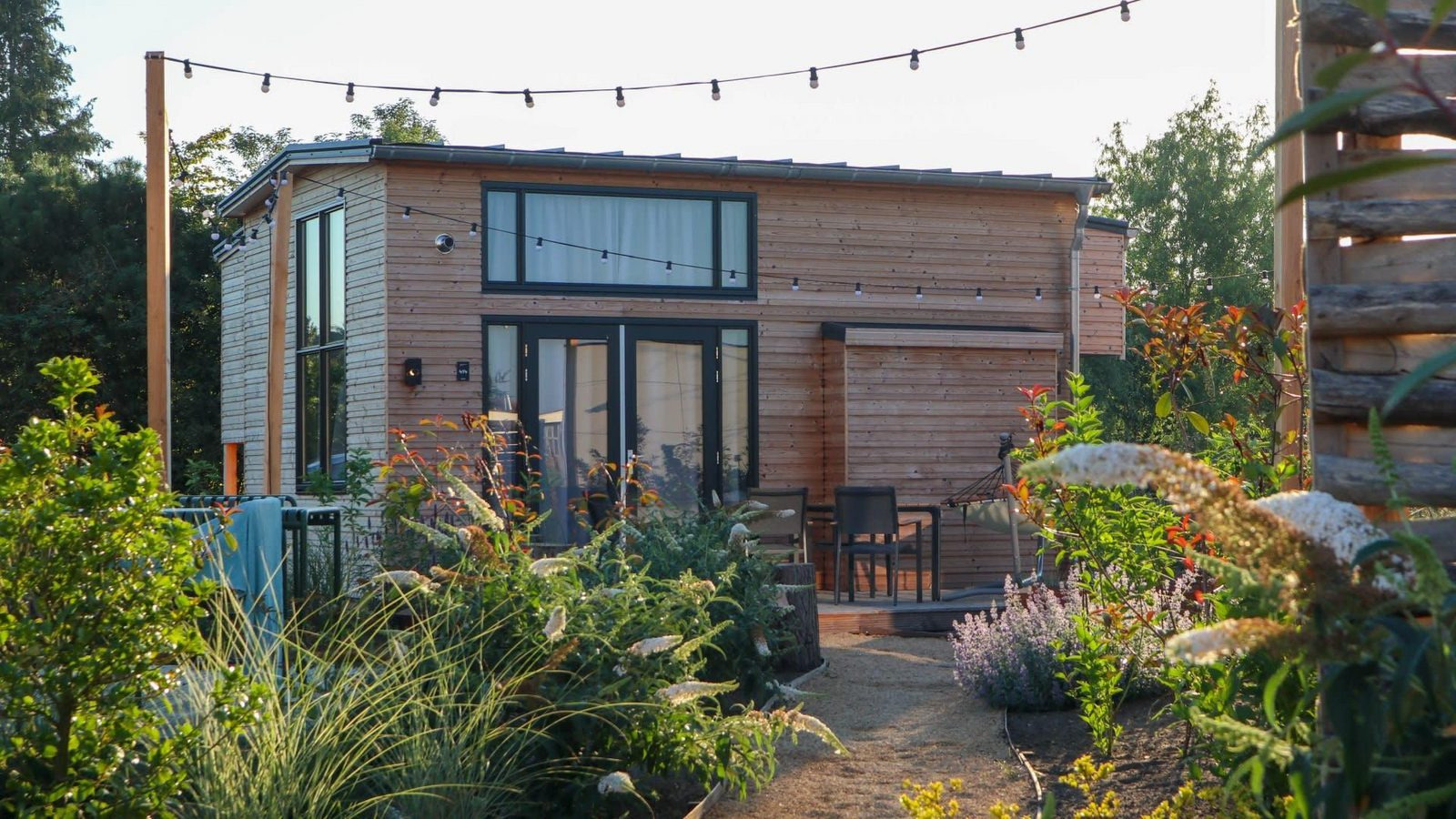 Knus Tiny House voor 4 personen op een waterrijk vakantiepark aan de IJssel