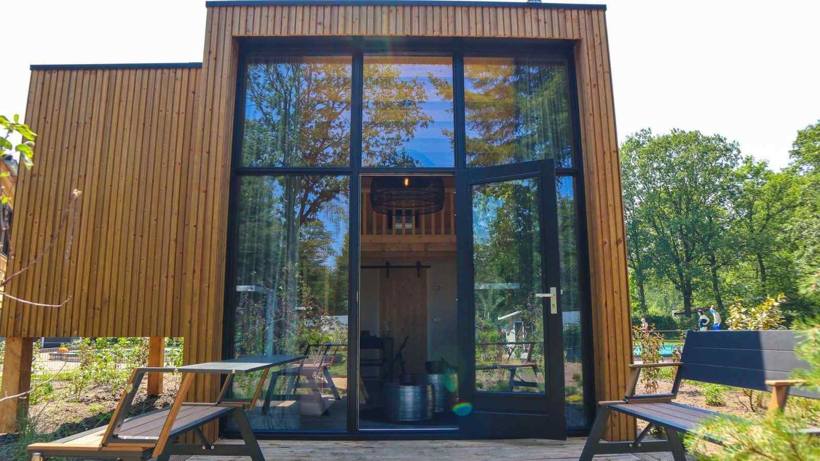 gezellig-4-peroons-tiny-house-op-vakantiepark-hooge-veluwe-nabij-arnhem